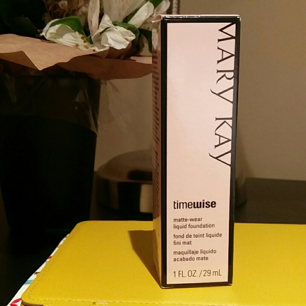 Mary Kay Timewise Matte-Wear Liquid Foundation